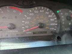 2004 TOYOTA SEQUIOA HAS KEY HAS TITLE RUNS&DRIVES