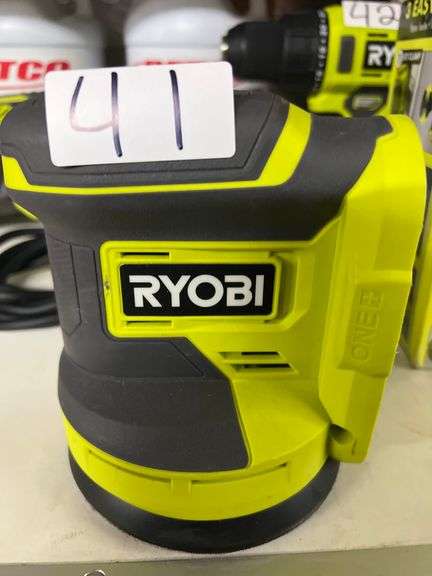 RYOBI PCL406 ONE+18V CORDLESS 5" CIRCULAR PALM SANDER 10,000/MIN **In working condition, battery not incld.
