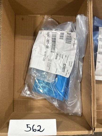 industrial nut self clinch, 1 lot, contains 98 nuts