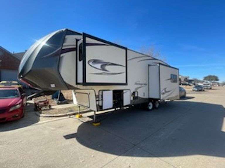 2016 FOREST RIVER - WILDWOOD HERITAGE GLEN 5TH WHEEL WITH 3 SLIDES TAX TITLE AN TRANSFER WILL BE ADDED AT TIME OF CHECK OUT LOOK THESE UP THEY ARE NOT CHEAP CAN OWN ONE BELOW MARKET