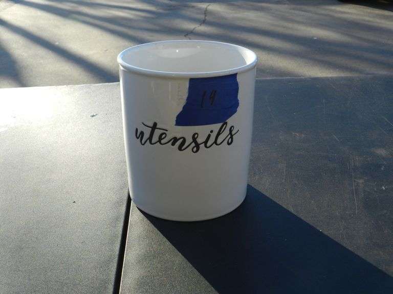 KITCHEN UTENSIL HOLDER