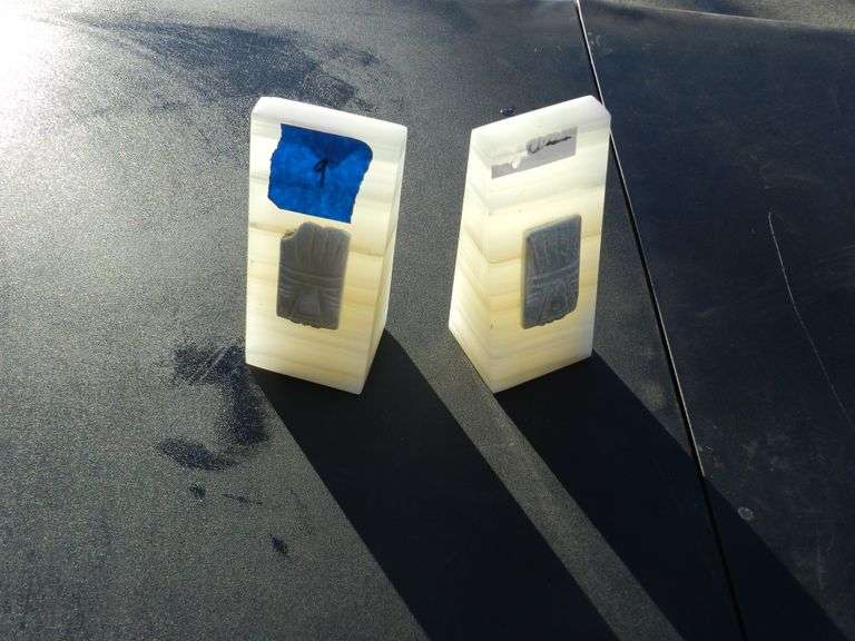 DECORATIVE BOOK ENDS