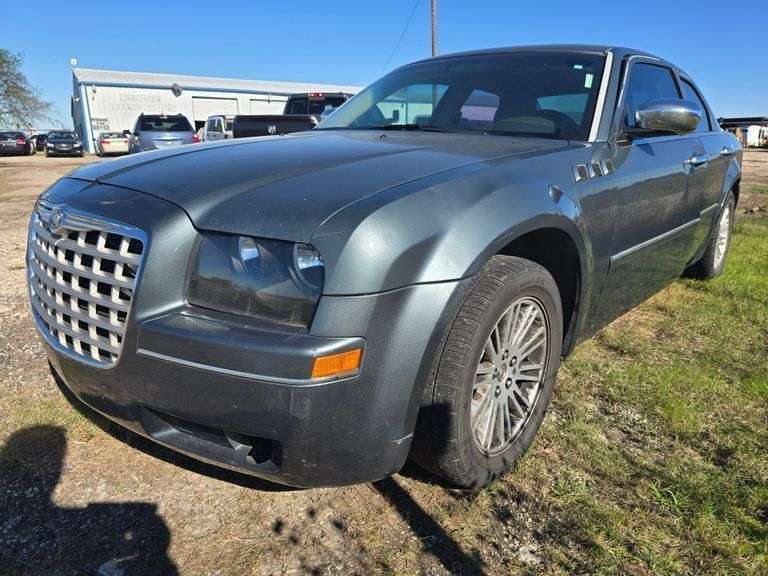 2006 CHRYSLER 300 VIN# 2C3LA53G16H103985 HAS KEY HAS TITLE RUNS AN DRIVES