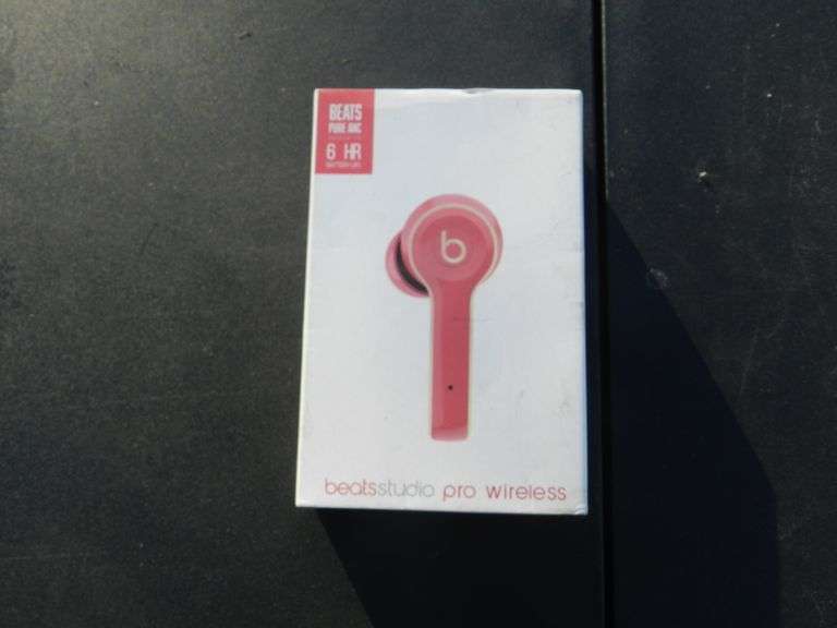 BEATS EAR BUDS