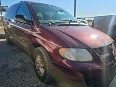 2002 DODGE CARAVAN VIN# 1B4GP44302B686390 HAS KEY HAS TITLE RUNS AN DRIVES