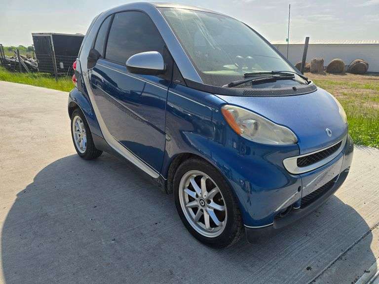 2009 SMART FOR2 VIN# WMEEJ31X39K246608 HAS KEY HAS TITLE RUNS AN DRIVES ONLY HAS 70K MILES