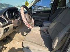 2013 JEEP GRAND CHEROKEE VIN# 1C4RJEAG3DC574058 HAS KEY HAS TITLE RUNS AN DRIVES HAS COLD AC AT TIME