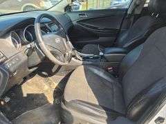 2011 HYUNDIA SONATA VIN# 5NPEC4AC1BH204938 HAS KEY HAS TITLE RUNS AN DRIVES HAS SUNROOF COLD AC AT T