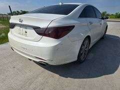 2011 HYUNDIA SONATA VIN# 5NPEC4AC1BH204938 HAS KEY HAS TITLE RUNS AN DRIVES HAS SUNROOF COLD AC AT T