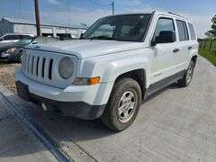 2012 JEEP PATRIOT VIN# 1C4NJPBAXCD684585 HAS KEY HAS TITLE RUNS AN DRIVES ONLY 118K MILES COLD AC AT