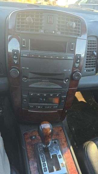 2006 CADILLAC SRX VIN# 1GYEE637560204556 HAS KEY HAS TITLE RUNS AN DRIVES SEE DESCRIPTION