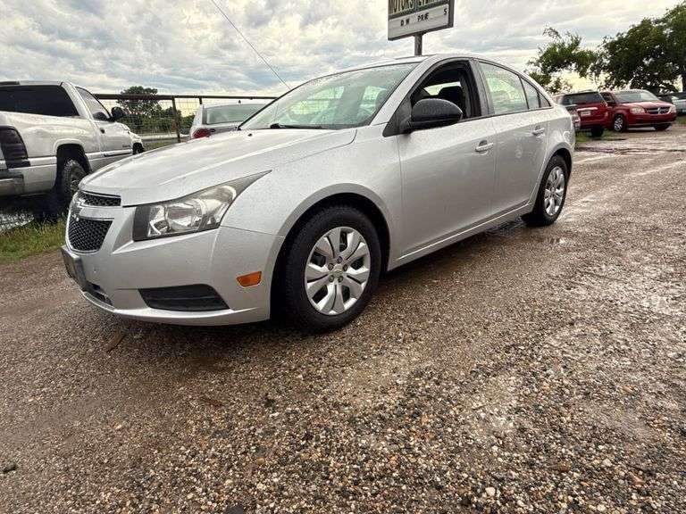 2014 CHEVY CRUZ VIN# 1G1PA5SH2E7328023 HAS KEY HAS TITLE RUNS AN DRIVES SEE DESCRIPTION