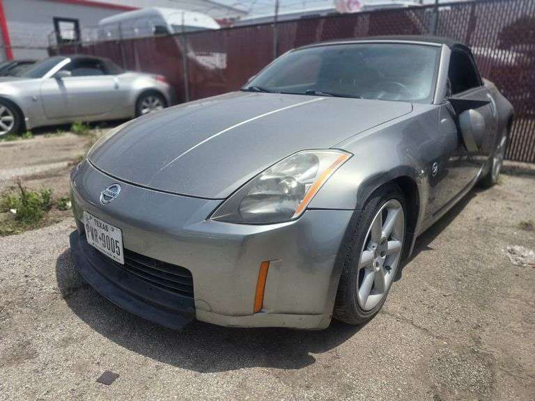 2005 NISSAN 350Z VIN# JN1AZ36A85M756304 HAS KEY HAS TITLE RUNS AN DRIVES SEE DESCRIPTION