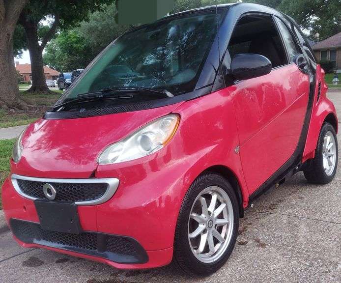 2014 Smart ForTwo VIN# WMEEJ3BA4EK738651 HAS KEY HAS TITLE RUNS AN DRIVES SEE DESCRIPTION