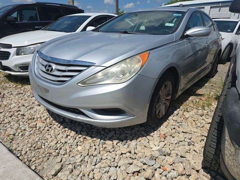 2012 HYUNDIA SONATA VIN# 5NPEB4AC5CH389466 HAS KEY HAS TITLE SEE DESCRIPTION