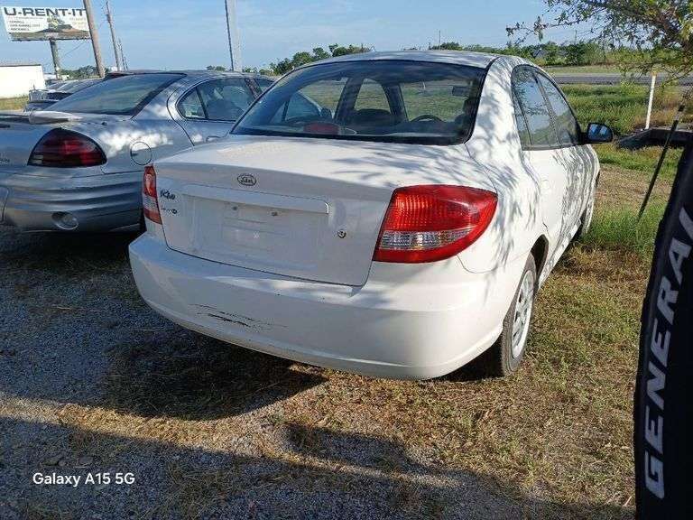 2005 KIA RIO VIN# KNADC125056402402 HAS KEY HAS TITLE RUNS SEE DESCRIPTION