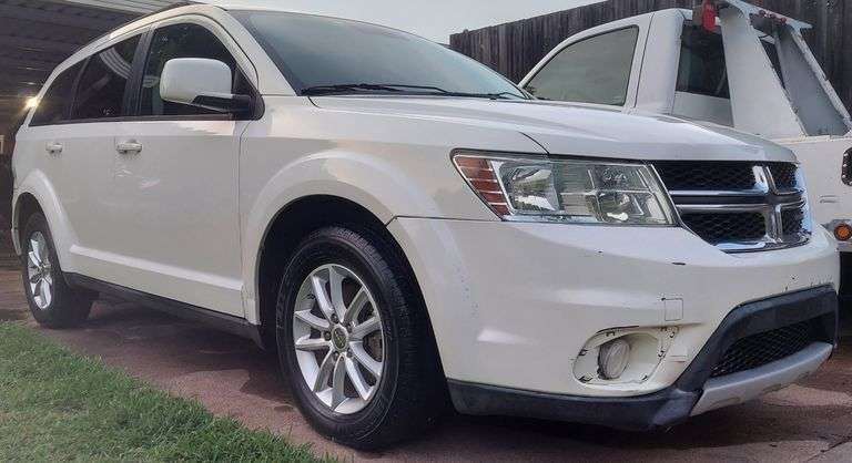 2013 Dodge Journey VIN# 3C4PDCBG3DT660864 HAS KEY HAS TITLE RUNS AN DRIVES SEE DESCRIPTION
