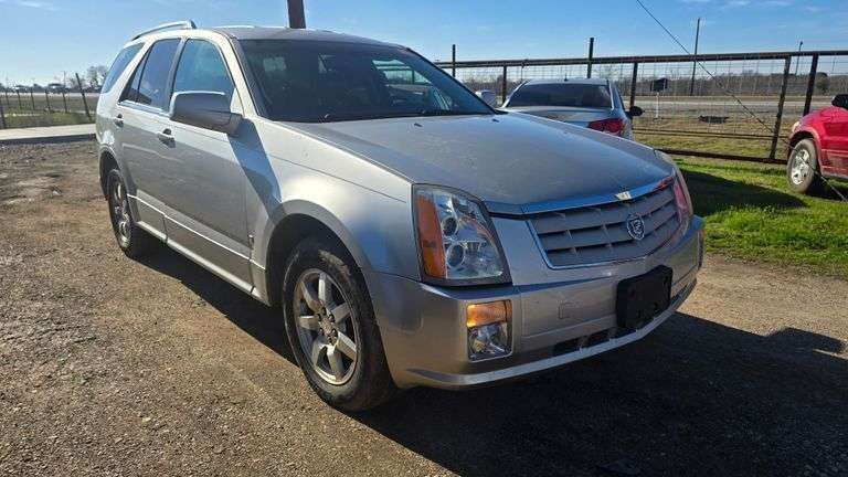 2006 CADILLAC SRX VIN# 1GYEE637560204556 HAS KEY HAS TITLE RUNS AN DRIVES SEE DESCRIPTION