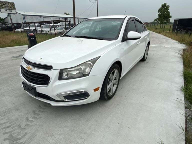 2015 CHEVY CRUZ VIN# 1G1PE5SB1F7188869 HAS KEY HAS TITLE RUNS AN DRIVES SEE DESCRIPTION