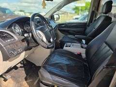 2013 CHRYSLER TOWN & COUNTRY VIN# HAS KEY HAS TITLE RUMS AM DRIVES SEE DESCRIPTION