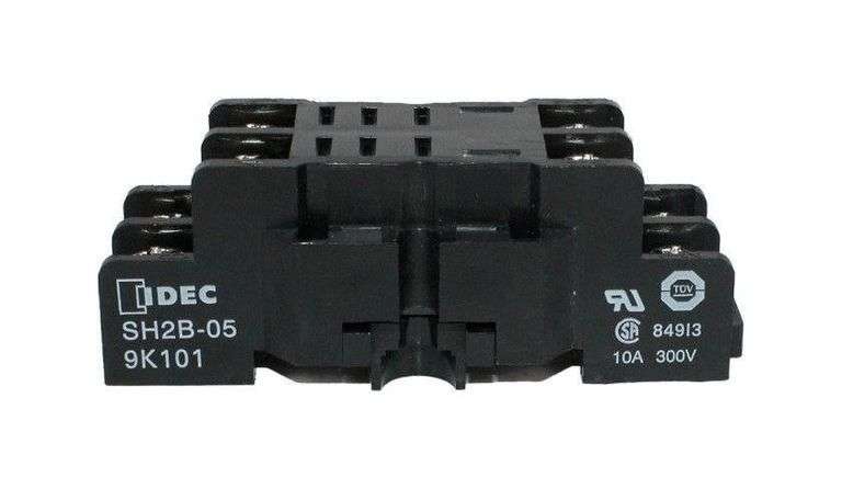 NEW - IDEC SH2B-05 Relay Socket 10A 300V 2P DPDT Din Rail