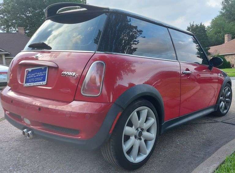 2003 Mini Cooper S VIN# WMWRE33443TD7233 HAS KEY HAS TITLE RUNS AN DRIIVES SEE DESCRIPTION