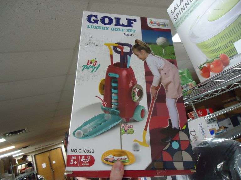 NEW! KIDS PLASTIC GOLF SET