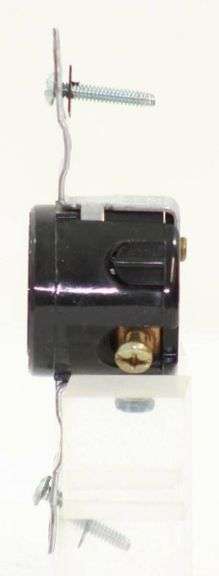 NEW - Leviton 4560 Single Receptacle 15A, 250V, NEMA