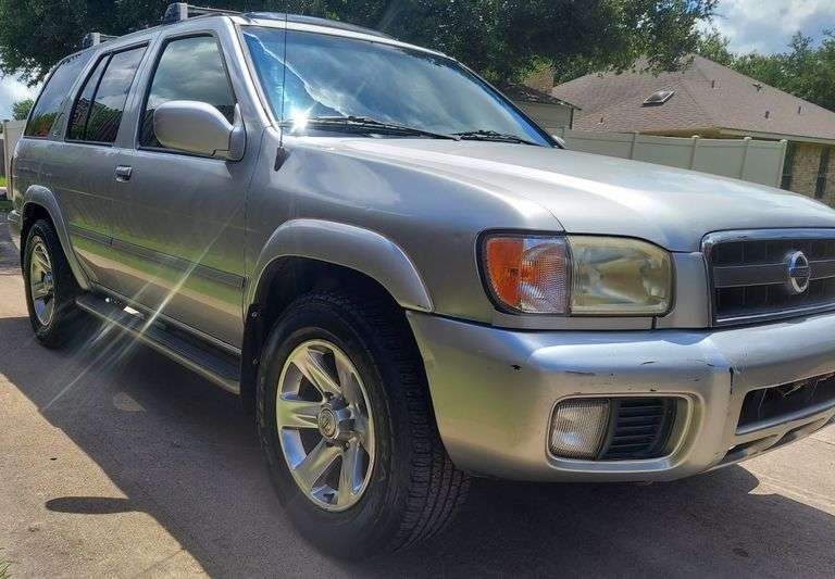 2004 NISSAN PATHFINDER VIN# JN8DR09X94W80682 HAS KEY HAS CLEAN TITLE RUNS AN DRIVES SEE DESCRIPTION