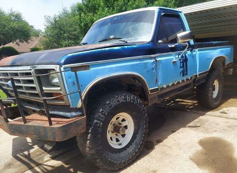 1983 FORD F150 4X4 VIN# HAS KEY BILL OF SALE SEE RUNS AN DRIVES DESCRIPTION