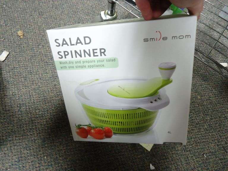 NEW! SMILE MOM SALAD SPINNER