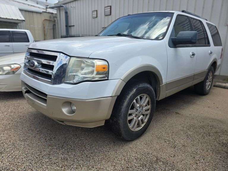 2010 FORD EXPEDITION VIN# 1FMJU1H5XAEA38334 HAS KEY HAS TITLE SEE DESCRIPTION