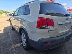 2011 KIA SORENTO VIN# 5XYKTDA12BG022920 HAS KEY HAS TITLE SEE DESCRIPTION