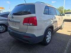 2011 KIA SORENTO VIN# 5XYKTDA12BG022920 HAS KEY HAS TITLE SEE DESCRIPTION