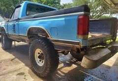 1983 FORD F150 4X4 VIN# HAS KEY BILL OF SALE SEE RUNS AN DRIVES DESCRIPTION