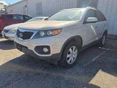 2011 KIA SORENTO VIN# 5XYKTDA12BG022920 HAS KEY HAS TITLE SEE DESCRIPTION