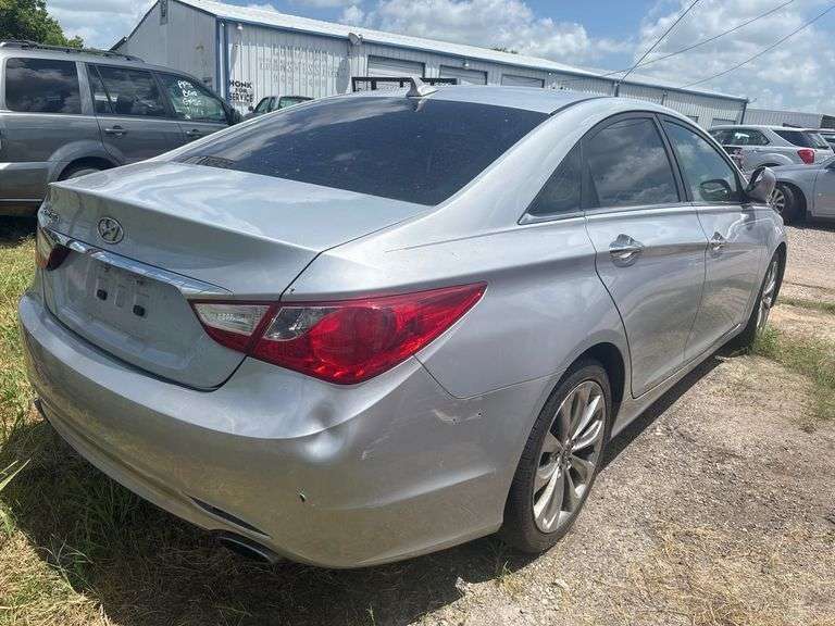 2011 HYUNDIA SONATA VIN# 5NPEC4AC2BH050059P NO KEY HAS TITLE SEE DESCRIPTION