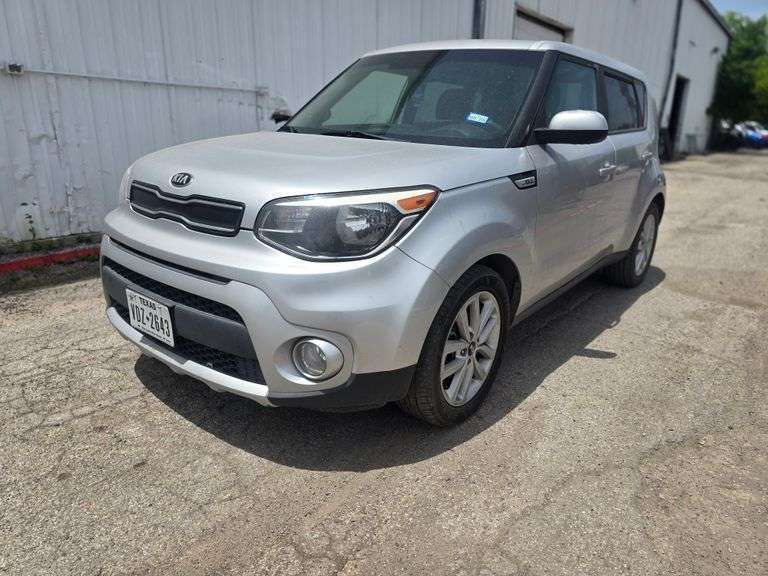 2017 KIA SOUL VIN# KNDJP3A55H7465453 HAS KEY HAS TITLE RUNS AN DRIVES SEE DESCRIPTION