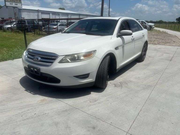 2011 FORD TAURUS VIN# 1FAHP2EW8BG178438 HAS KEY HAS TITLE RUNS AN DRIVES SEE DESCRIPTION