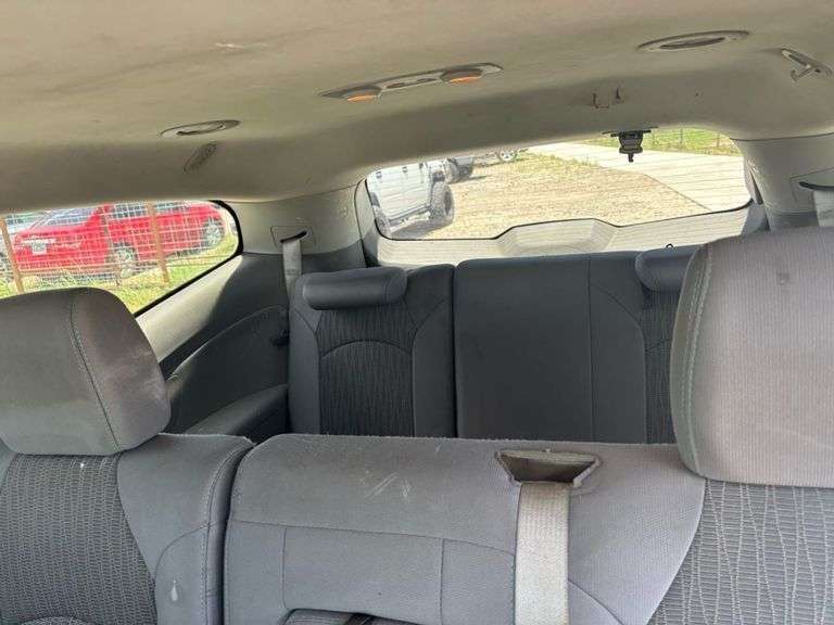 2013 CHEVY TREVERSE VIN# 1GNKRFED2DJ180411 HAS KEY HAS TITLE RUNS AN DRIVES SEE DESCRIPTION