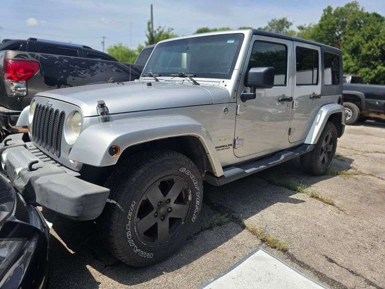 2008 JEEP WRANGLER SAHARA VIN# 1J4GA59128L641501 HAS KEY HAS TITLE RUNS AN DRIVES SEE DESCRIPTION