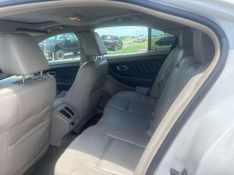 2011 FORD TAURUS VIN# 1FAHP2EW8BG178438 HAS KEY HAS TITLE RUNS AN DRIVES SEE DESCRIPTION