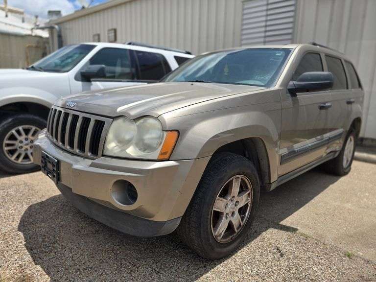 2006 JEEP GRAND CHEROKEE VIN# 1J4GS48K46C281677 HAS KEY HAS TITLE RUNS AN DRIVES SEE DESCRIPTION