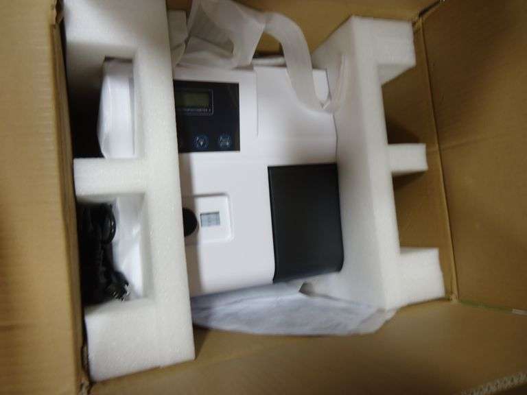 UV VISIBLE SPECTROPHOTOMETER
