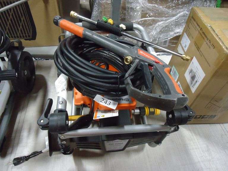 HUSQVARNA PW2300 ELECTRIC PRESSURE WASHER. COMES WITH WHAT IS PICTURES