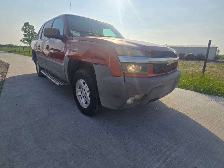2002 CHEVY AVALANCHE VIN# 3GNEC13T52G335611 HAS KEY HAS TITLE RUNS AN DRIVES SEE DESCRIPTION