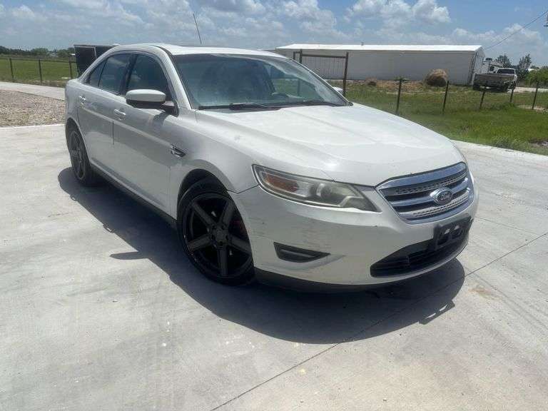 2011 FORD TAURUS VIN# 1FAHP2EW8BG178438 HAS KEY HAS TITLE RUNS AN DRIVES SEE DESCRIPTION