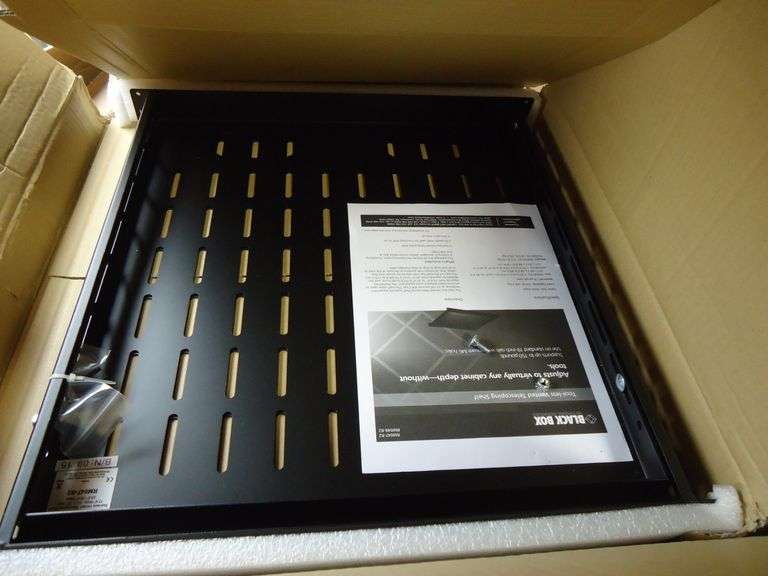 BLACK BOX TOOL-LESS VENTED TELESCOPING SHELF