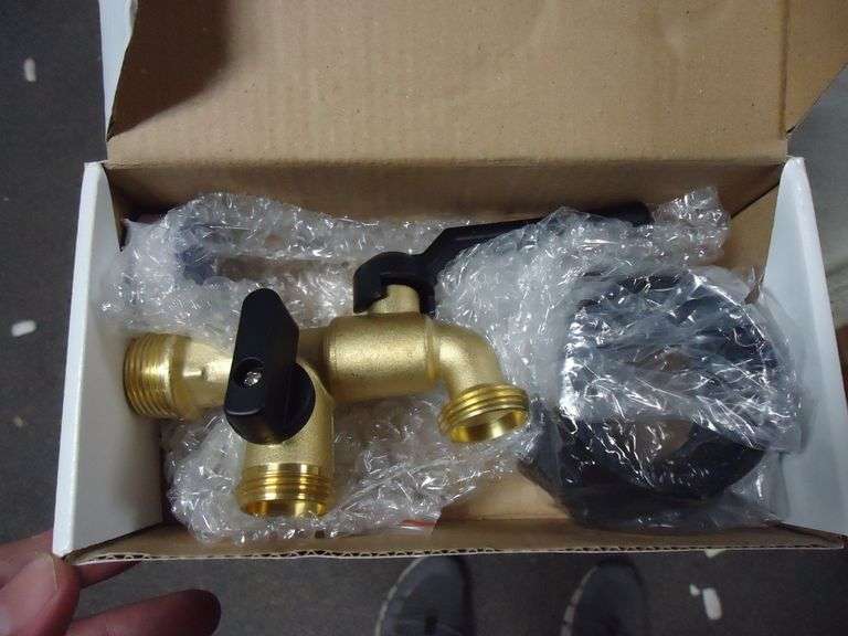 NEW! OUTDOOR DOUBLE HEADED FAUCET