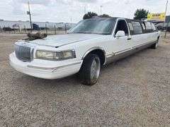 1995 LINCOLN TOWNCAR LIMO VIN# 1LNLM81W1SY702279 NO KEY BILL OF SALE SEE DESCRIPTION